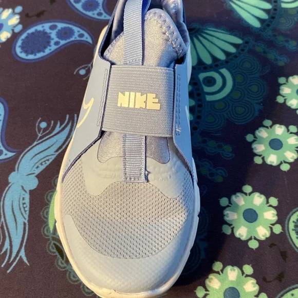 🌻🌻Unisex Nike flex runner brand new size 11 toddler - Picture 4 of 5
